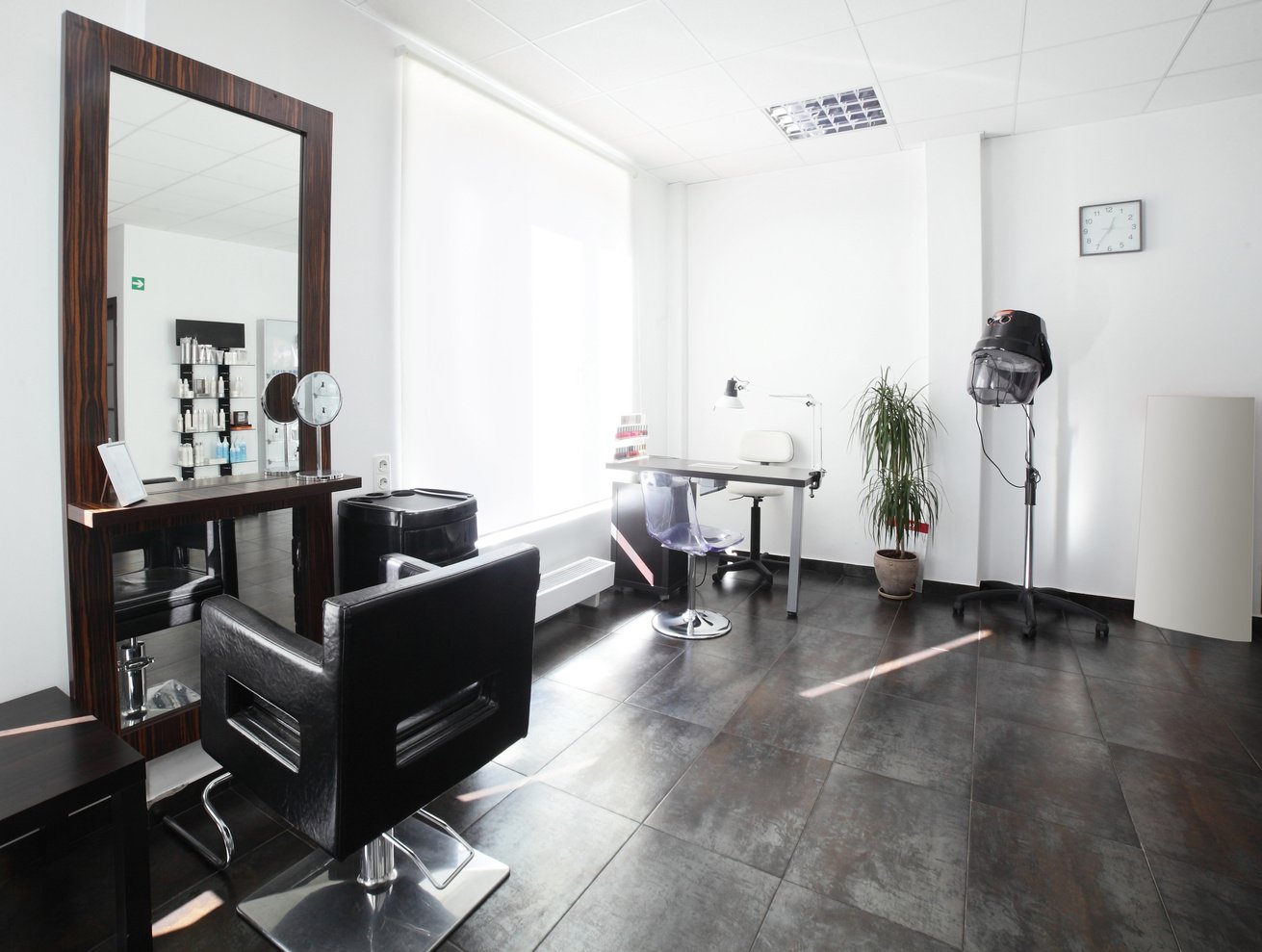 clean european hair salon